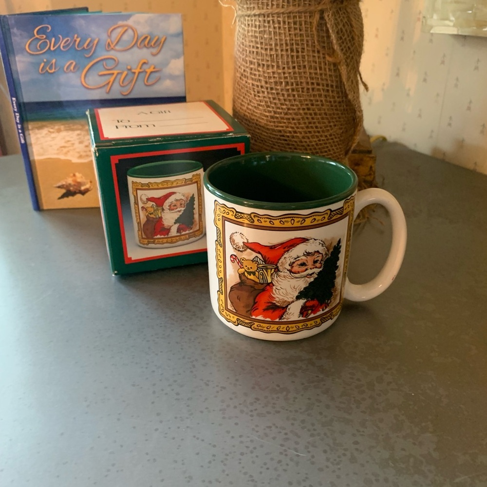 Vintage, SANTA CLAUSE coffee mug, NEW IN ORIGINAL BOX, Creative Concepts.